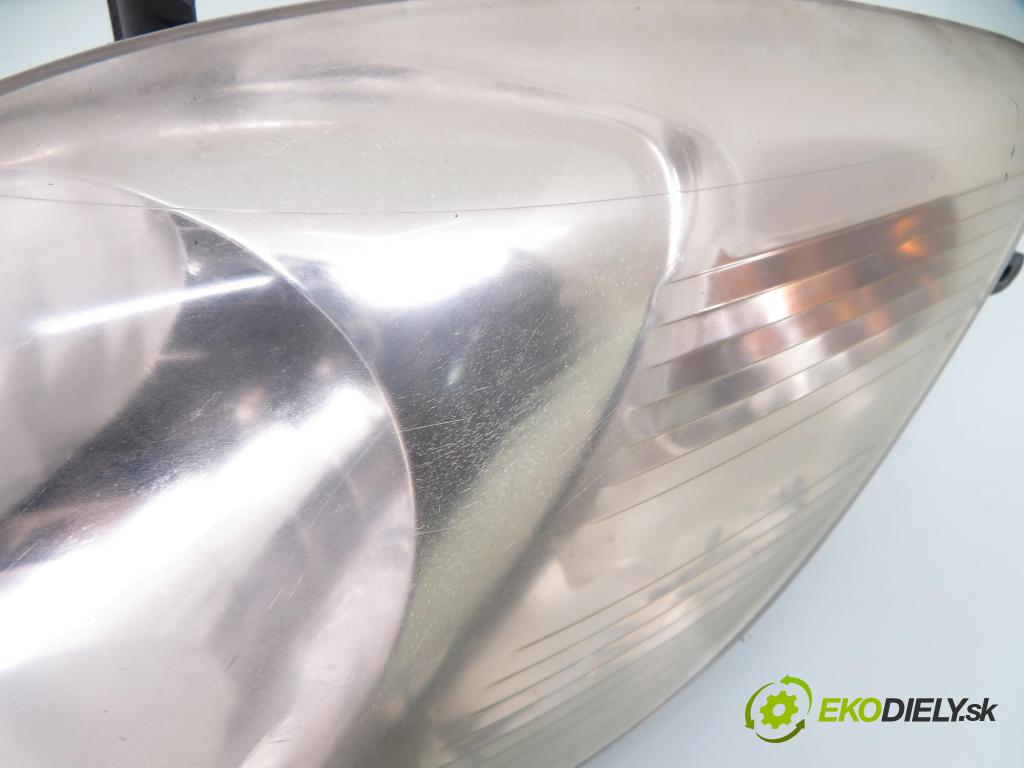 TOYOTA YARIS (_P9_) HB 2006 51,00 1.0 VVT-i (KSP90_) - 1KR-FE 998,00 Svetlo PP 811100D120 ; 89900736