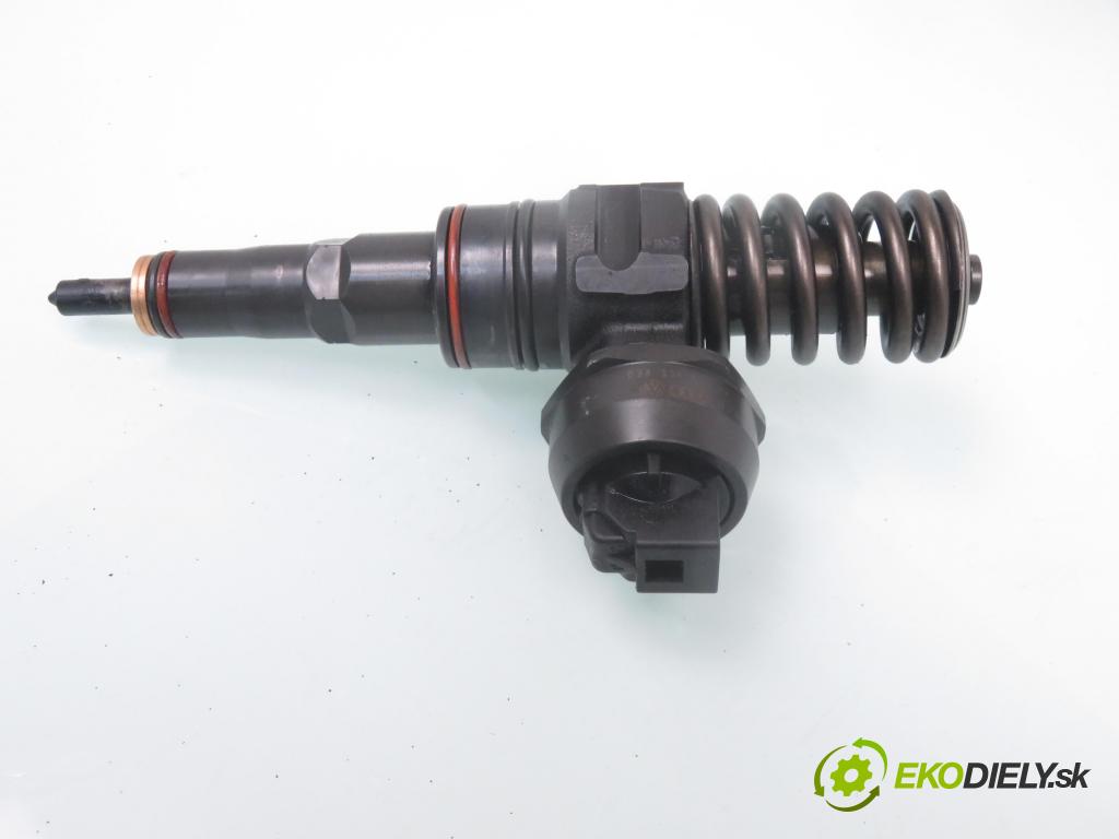 VW PASSAT B5.5 Variant (3B6) KOMBI 2001 96,00 1.9 TDI PD 130 - AVF 1896,00 Vstrekovač 038130073AJ ; 0414720037 (Vstrekovače)