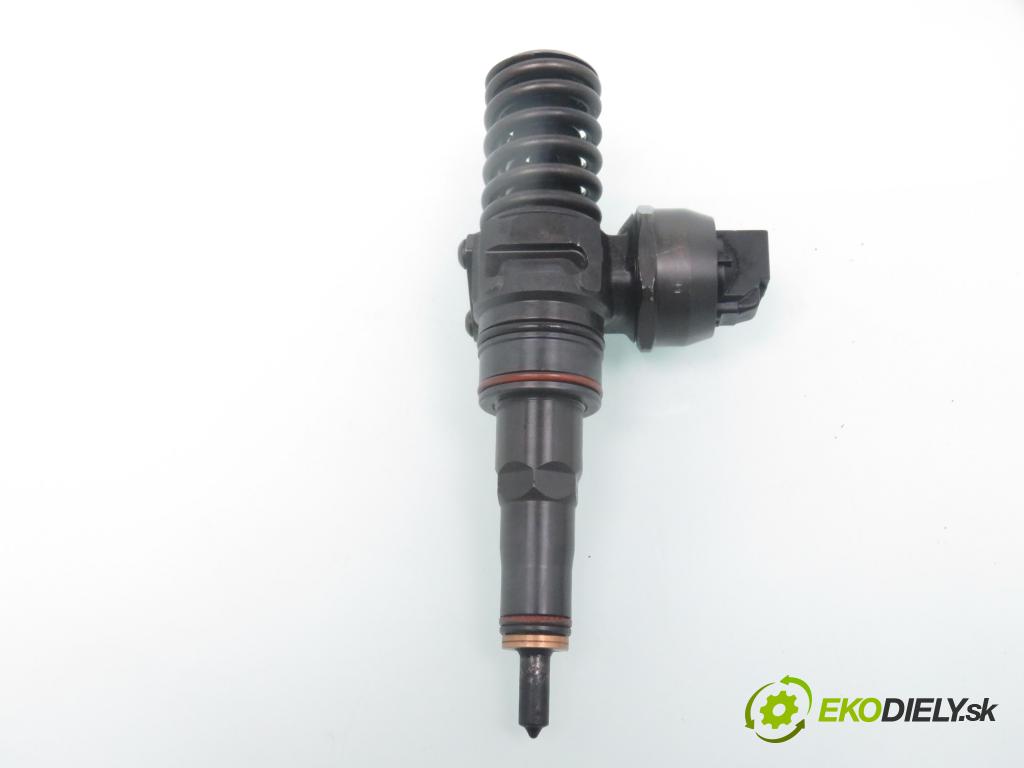 VW PASSAT B5.5 Variant (3B6) KOMBI 2001 96,00 1.9 TDI PD 130 - AVF 1896,00 Vstrekovač 038130073AJ ; 0414720037 (Vstrekovače)