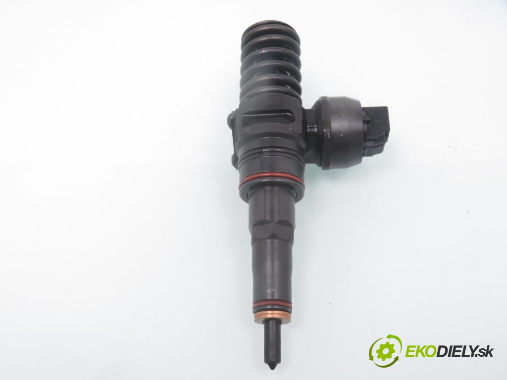 VW PASSAT B5.5 Variant (3B6) KOMBI 2001 96,00 1.9 TDI PD 130 - AVF 1896,00 Vstrekovač 038130073AJ ; 0414720037 (Vstrekovače)