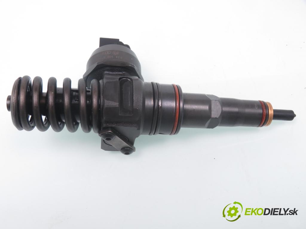 VW PASSAT B5.5 Variant (3B6) KOMBI 2001 96,00 1.9 TDI PD 130 - AVF 1896,00 Vstrekovač 038130073AJ ; 0414720037 (Vstrekovače)