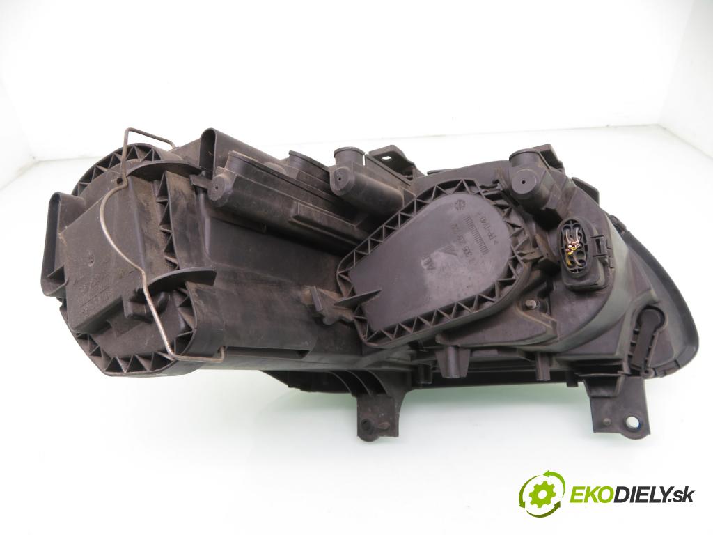 VW TOURAN (1T1, 1T2) MINIVAN 2003 77,00 1.9 TDI - BLS 1896,00 Svetlo LP 0301205201 ; 1T0941005F