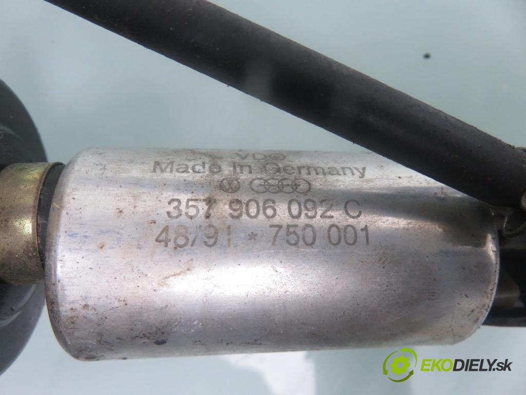 VW POLO (86C, 80) HB 1993 33,00 1.0 Cat - AAU 1043,00 pumpa paliva 357906092C