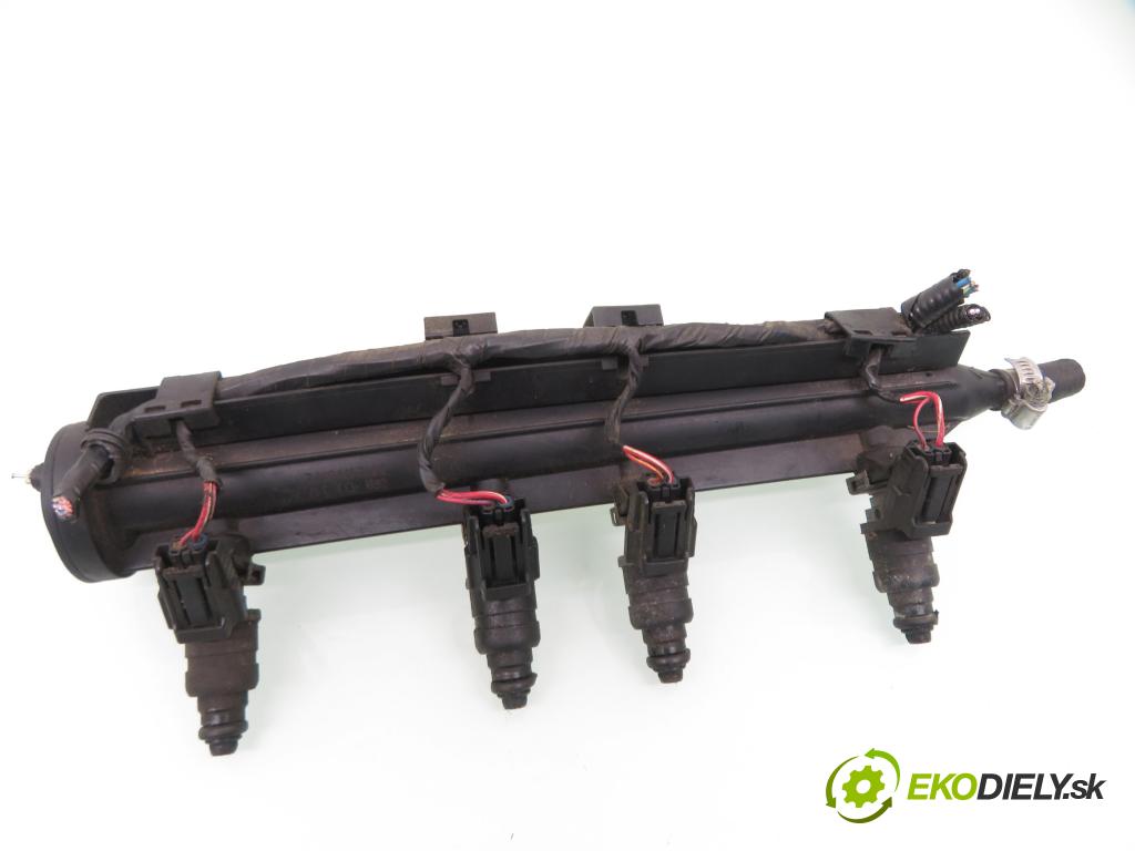 SEAT ALTEA (5P1) MINIVAN 2004 75,00 1.6 102 1595,00 Lišta vstrekovacia 06A906031BT ; 06A133317AC (Vstrekovacie lišty)