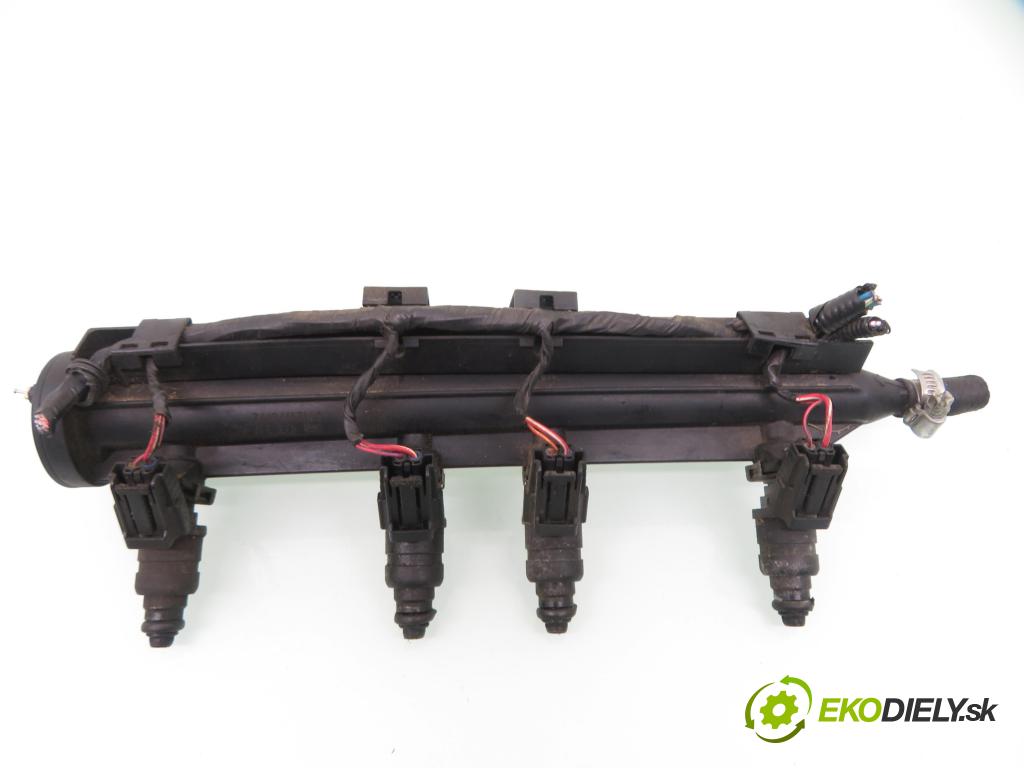 SEAT ALTEA (5P1) MINIVAN 2004 75,00 1.6 102 1595,00 Lišta vstrekovacia 06A906031BT ; 06A133317AC (Vstrekovacie lišty)