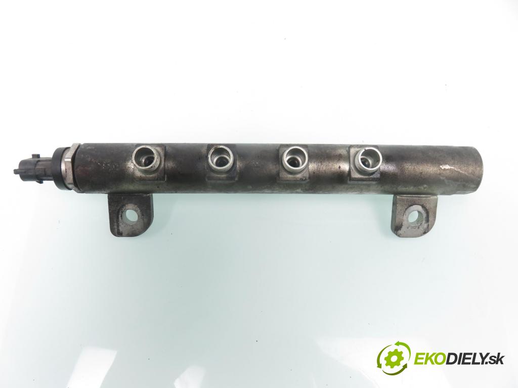 OPEL INSIGNIA A Sports Tourer (G09) KOMBI 2009 96,00 2.0 CDTI 131 - A 20 DT 1956,00 Lišta vstrekovacia 0445214199 ; 55566047 ; 281002903 (Vstrekovacie lišty)