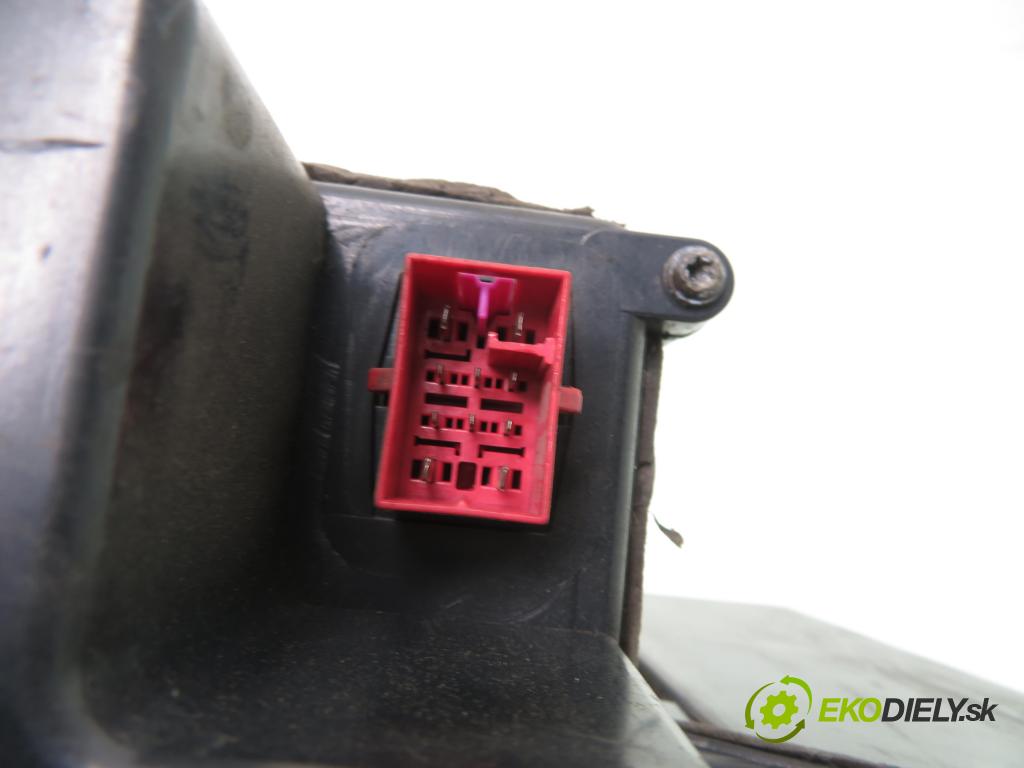 AUDI A6 (4B2, C5) SEDAN 1999 110,00 2.5 TDI - AFB 2496,00 subwoofer 4B5035382 ; 7606500041 (Audio zariadenia)