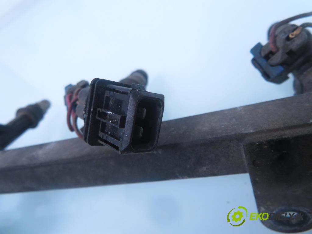 CHEVROLET LACETTI (J200) HB 2005 89,00 1.8 - F18D3 1796,00 Lišta vstrekovacia 96334808 (Vstrekovacie lišty)