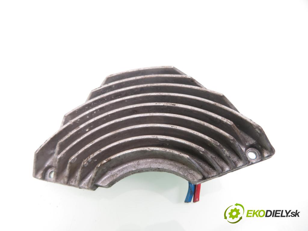 VW PASSAT B5.5 Variant (3B6) KOMBI 2001 96,00 1.9 TDI PD 130 - AVF 1896,00 rezistor / reostat kúrenia 740226033F03 ; 9140010240