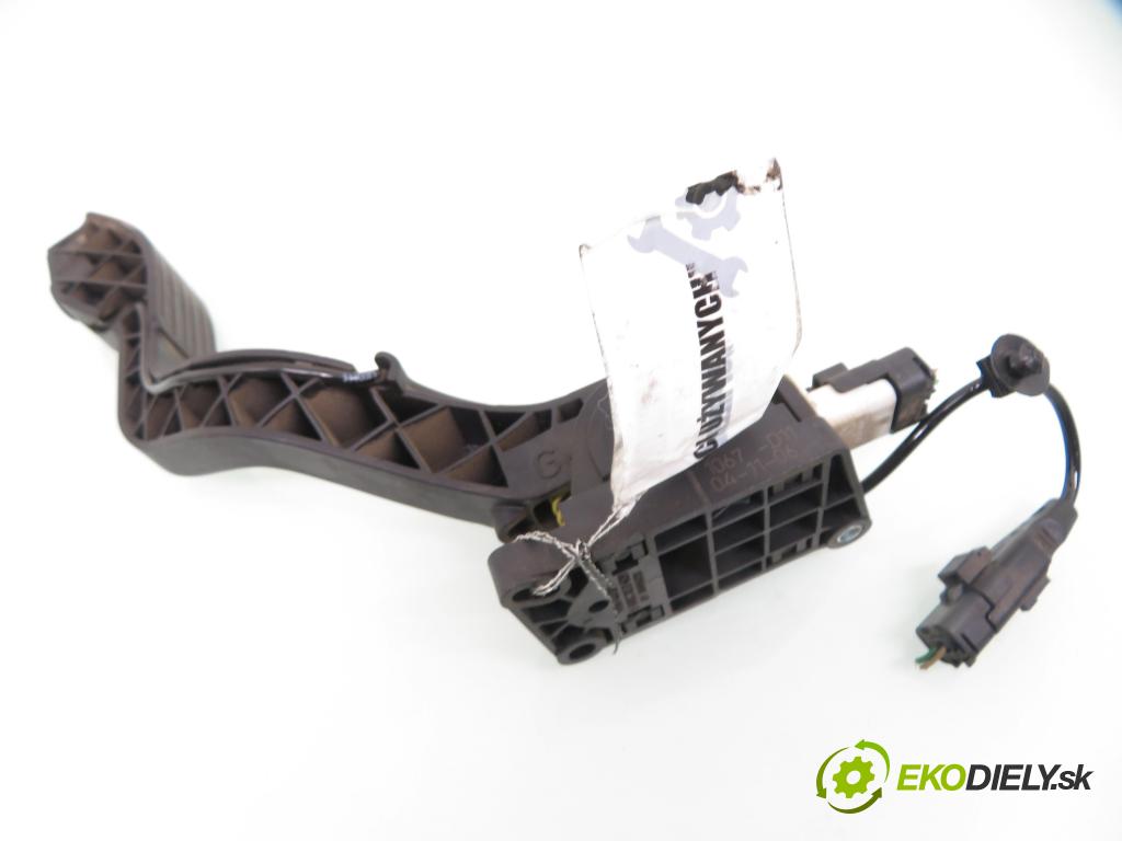 CITROEN C4 I (LC_) HB 2005 80,00 1.6 16V - NFU (TU5JP4) 1587,00 Potenciometer plynu 0280755001 ; 9650889180 (Pedále)