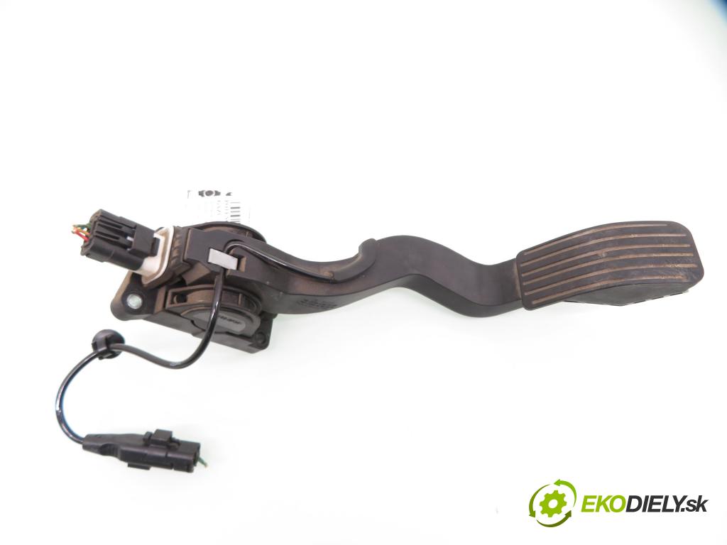 CITROEN C4 I (LC_) HB 2005 80,00 1.6 16V - NFU (TU5JP4) 1587,00 Potenciometer plynu 0280755001 ; 9650889180 (Pedále)