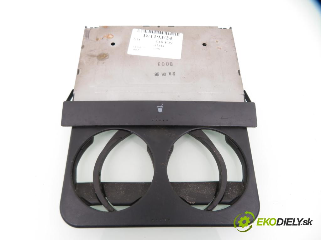 VW GOLF IV (1J1) HB 1998 55,00 1.4 16V 75 - AKQ 1390,00 Držiak na nápoje 1J0858601 (Úchyty, držiaky na nápoje)