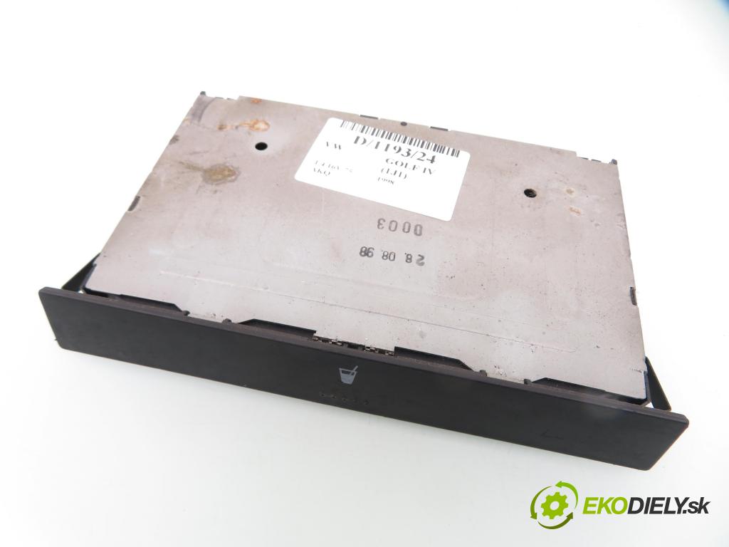 VW GOLF IV (1J1) HB 1998 55,00 1.4 16V 75 - AKQ 1390,00 Držiak na nápoje 1J0858601 (Úchyty, držiaky na nápoje)