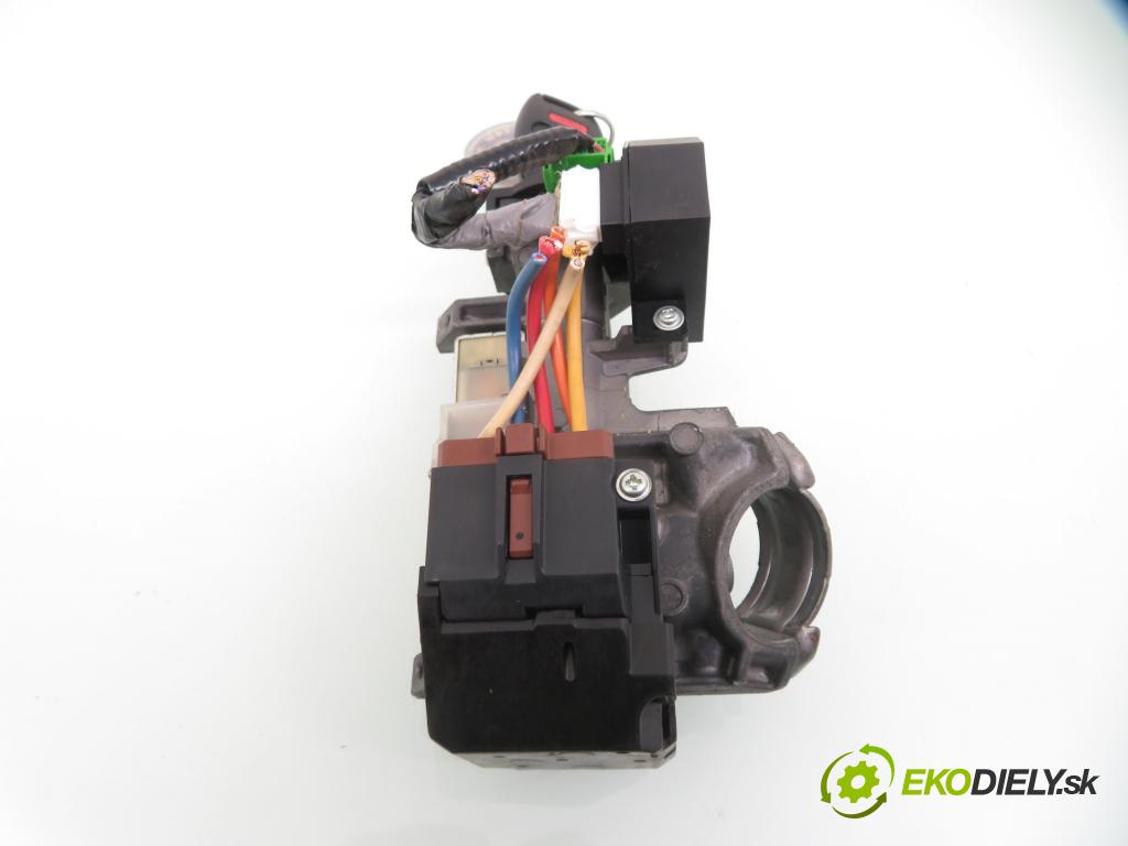 HONDA CIVIC VIII (FN, FK) SEDAN 2007 103,00 1.8 (FN1, FK2) - R18A2 1799,00 spinačka  (Spínacie skrinky a kľúče)