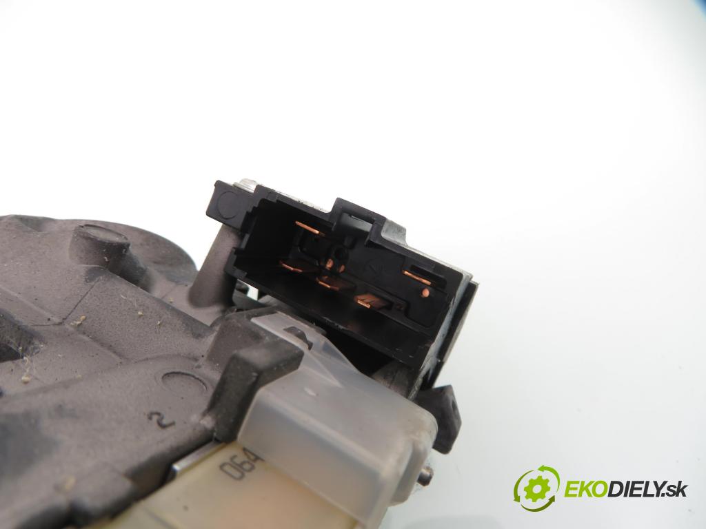 HONDA CIVIC VIII (FN, FK) SEDAN 2007 103,00 1.8 (FN1, FK2) - R18A2 1799,00 spinačka  (Spínacie skrinky a kľúče)