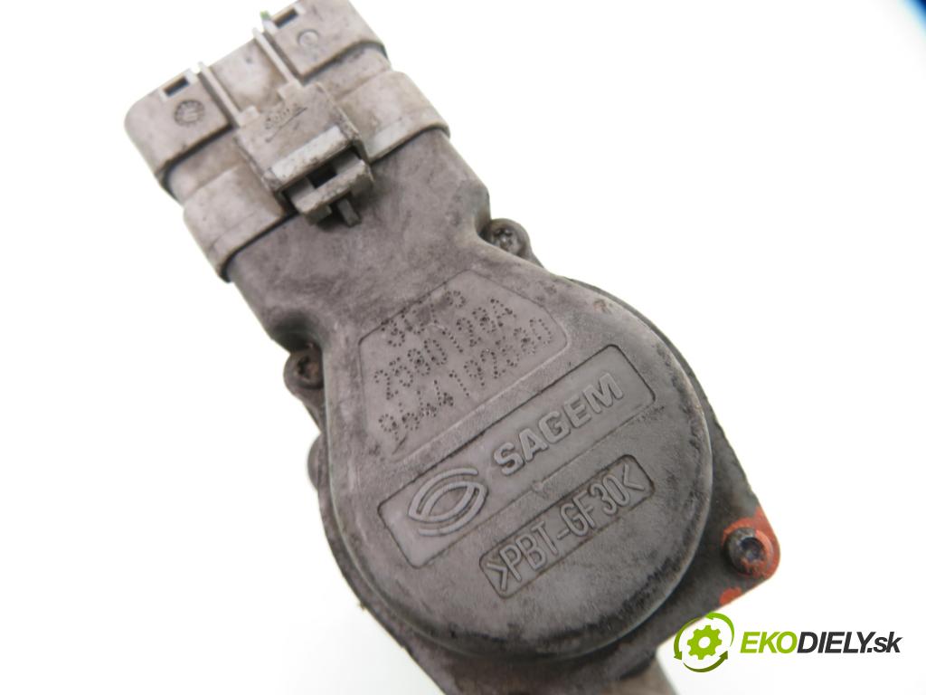 FORD FOCUS II (DA_, HCP) HB 2005 80,00 1.6 TDCi 109 - G8DA 1560,00 VENTIL EGR 9644192580