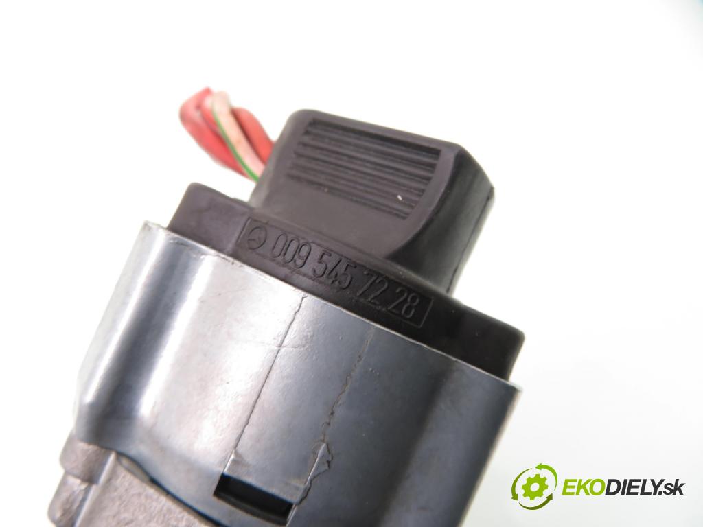 MERCEDES-BENZ KLASA C (W202) SEDAN 1994 70,00 2.2 16V D 95 - OM 604.910 2155,00 spinačka 0095457228 (Spínacie skrinky a kľúče)