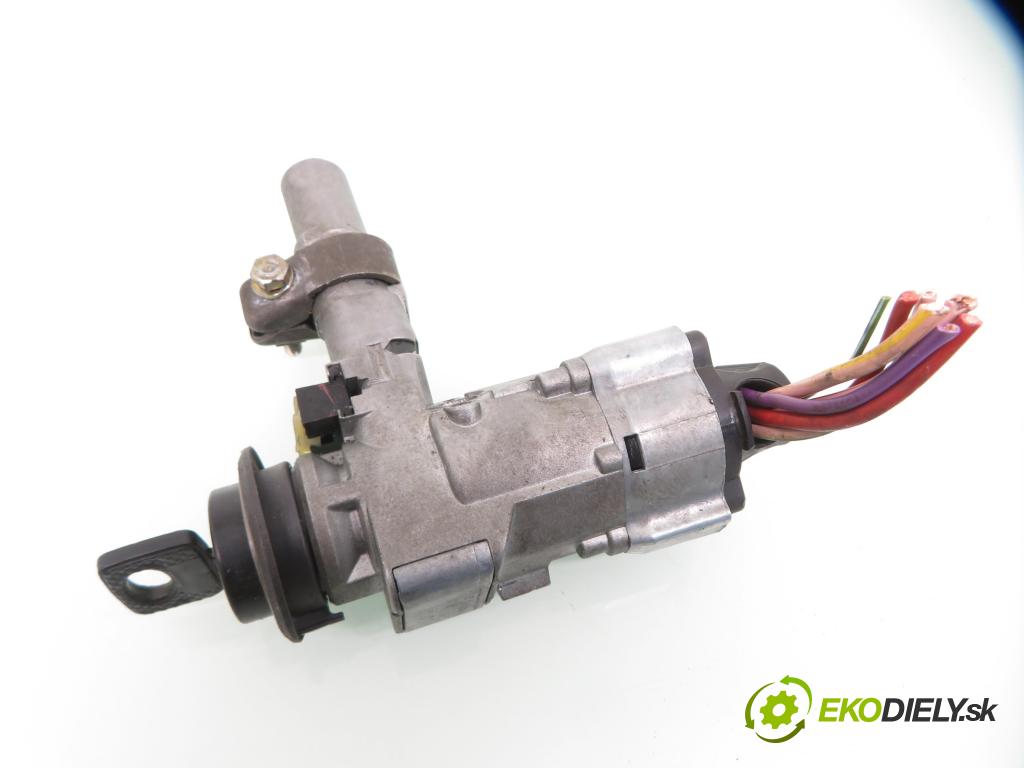 MERCEDES-BENZ KLASA C (W202) SEDAN 1994 70,00 2.2 16V D 95 - OM 604.910 2155,00 spinačka 0095457228 (Spínacie skrinky a kľúče)