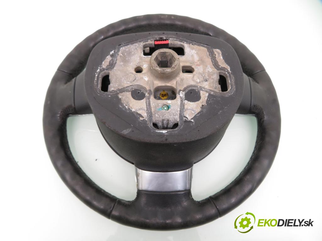 FORD FOCUS II (DA_, HCP) HB 2005 80,00 1.6 TDCi 109 - G8DA 1560,00 Volant  (Volanty)