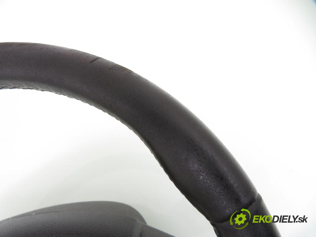 FORD FOCUS II (DA_, HCP) HB 2005 80,00 1.6 TDCi 109 - G8DA 1560,00 Volant  (Volanty)