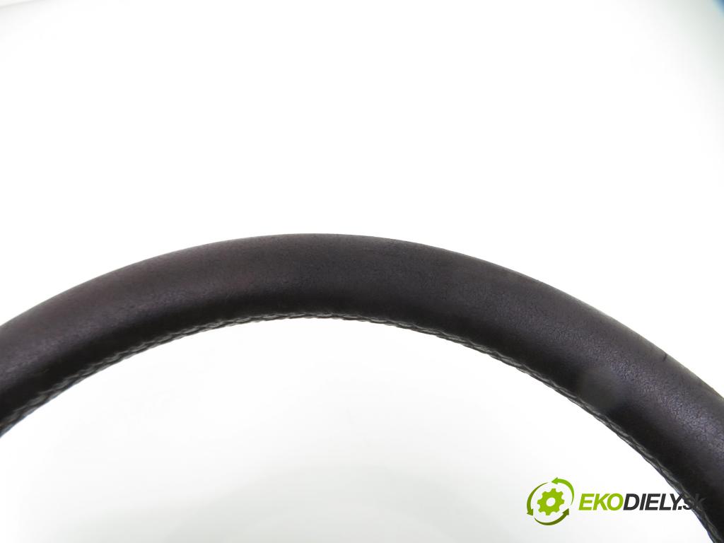 FORD FOCUS II (DA_, HCP) HB 2005 80,00 1.6 TDCi 109 - G8DA 1560,00 Volant  (Volanty)