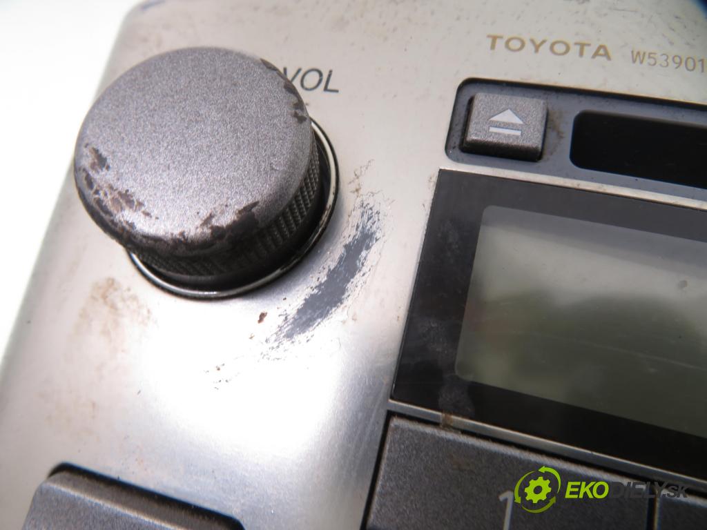 TOYOTA AVENSIS Kombi (_T25_) KOMBI 2003 85,00 2.0 D-4D 116 - 1CD-FTV 1995,00 RADIO CD 8612005080 ; 5590205050F