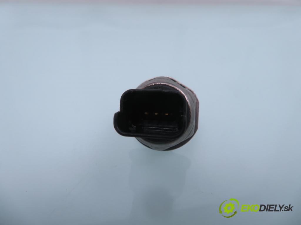 RENAULT SCENIC II (JM0/1_) MINIVAN 2007 74,00 1.5 dCi 101 - K9K 728 1461,00 Snímač tlaku paliva 93077507A