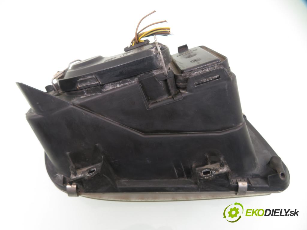 VW BORA (1J2) SEDAN 2001 85,00 2 - AZJ 1984,00 Svetlo LP