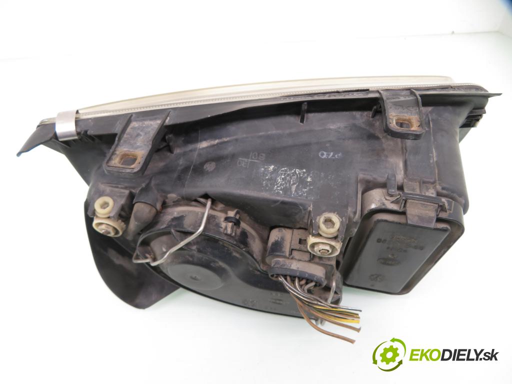 VW BORA (1J2) SEDAN 2001 85,00 2 - AZJ 1984,00 Svetlo LP