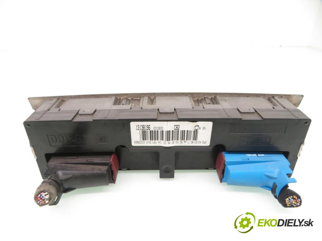 OPEL VECTRA C (Z02) LIFTBACK 2004 110,00 1.9 CDTI - Z 19 DTH 1910,00 Panel topení KLIMATRONIK 13138196