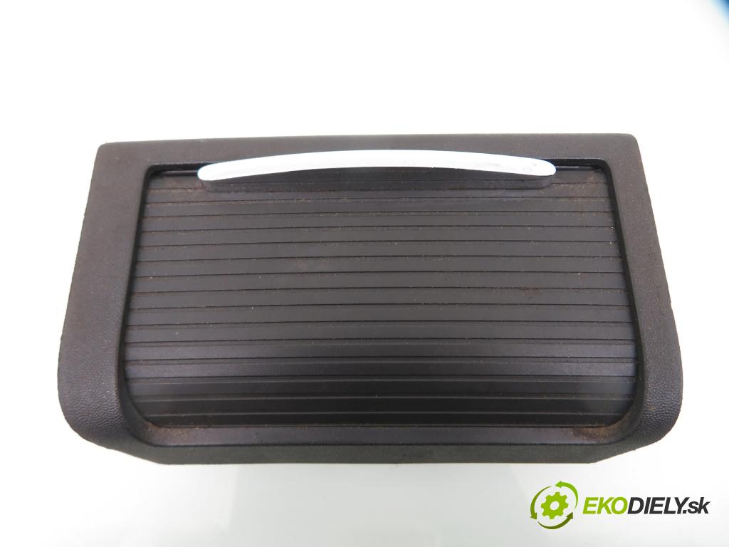 OPEL VECTRA C (Z02) LIFTBACK 2004 110,00 1.9 CDTI - Z 19 DTH 1910,00 Priehradka, kastlík 24423418 ; 315031203