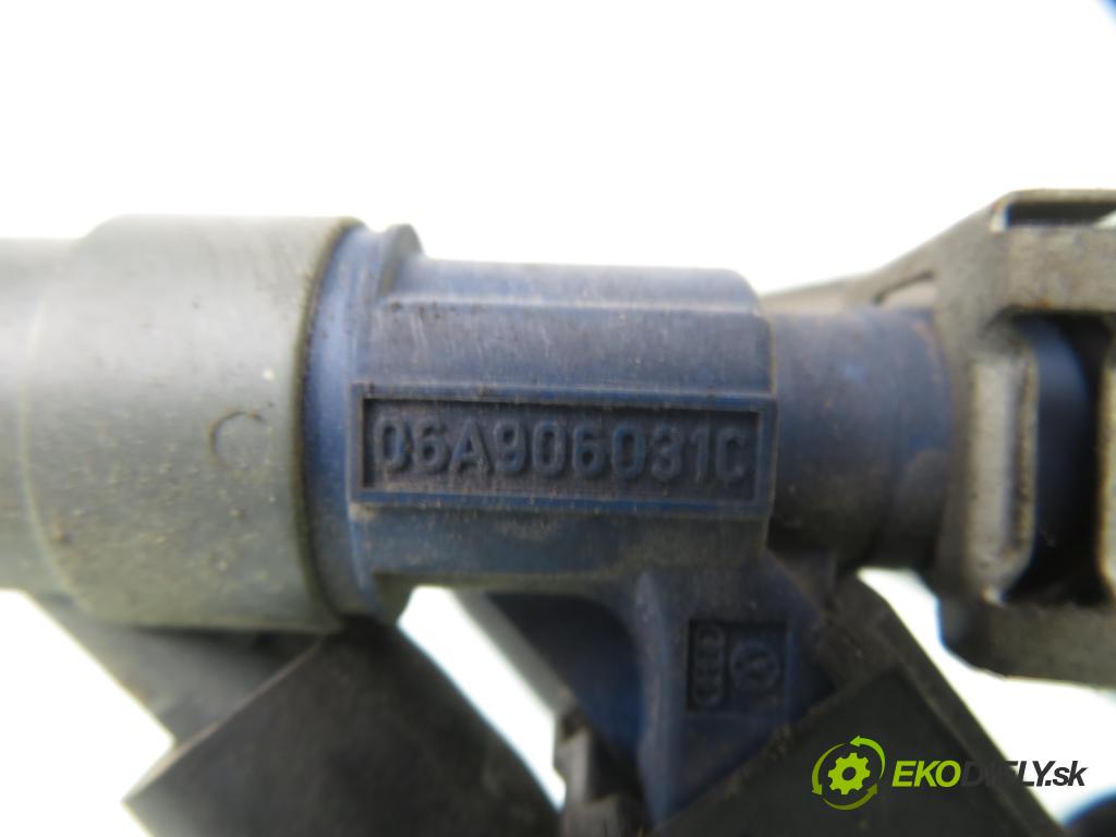 VW BORA (1J2) SEDAN 2001 85,00 2 - AZJ 1984,00 Lišta vstrekovacia 037133317N ; 0280160557 ; 06A906031C (Vstrekovacie lišty)