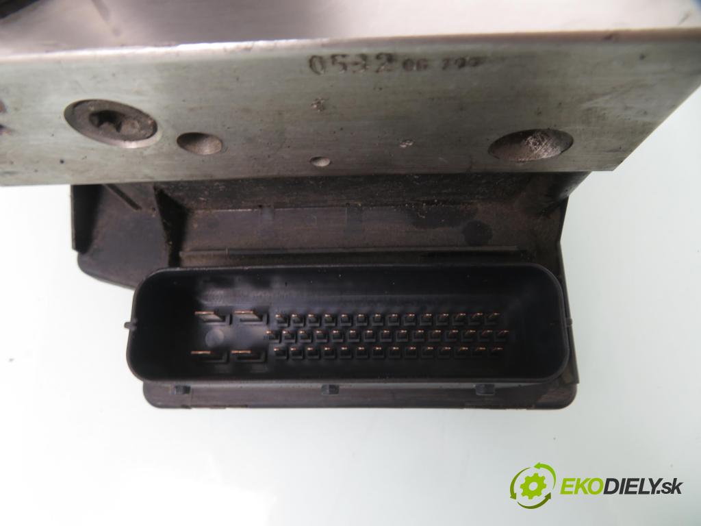 AUDI A2 (8Z0) HB 2000 55,00 1.4 - AUA 1390,00 Pumpa ABS 8Z0907379B ; 10094703063 ; 820614517C (Pumpy ABS)