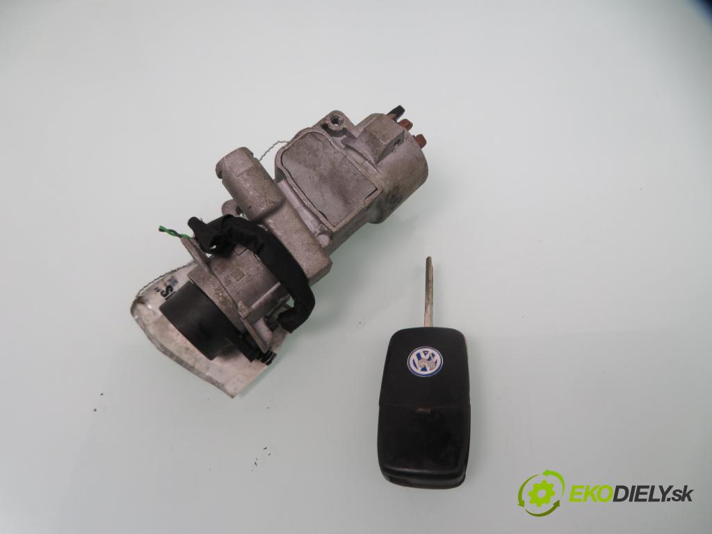 VW BORA (1J2) SEDAN 2001 85,00 2 - AZJ 1984,00 spinačka 110824 (Spínacia skrinka)