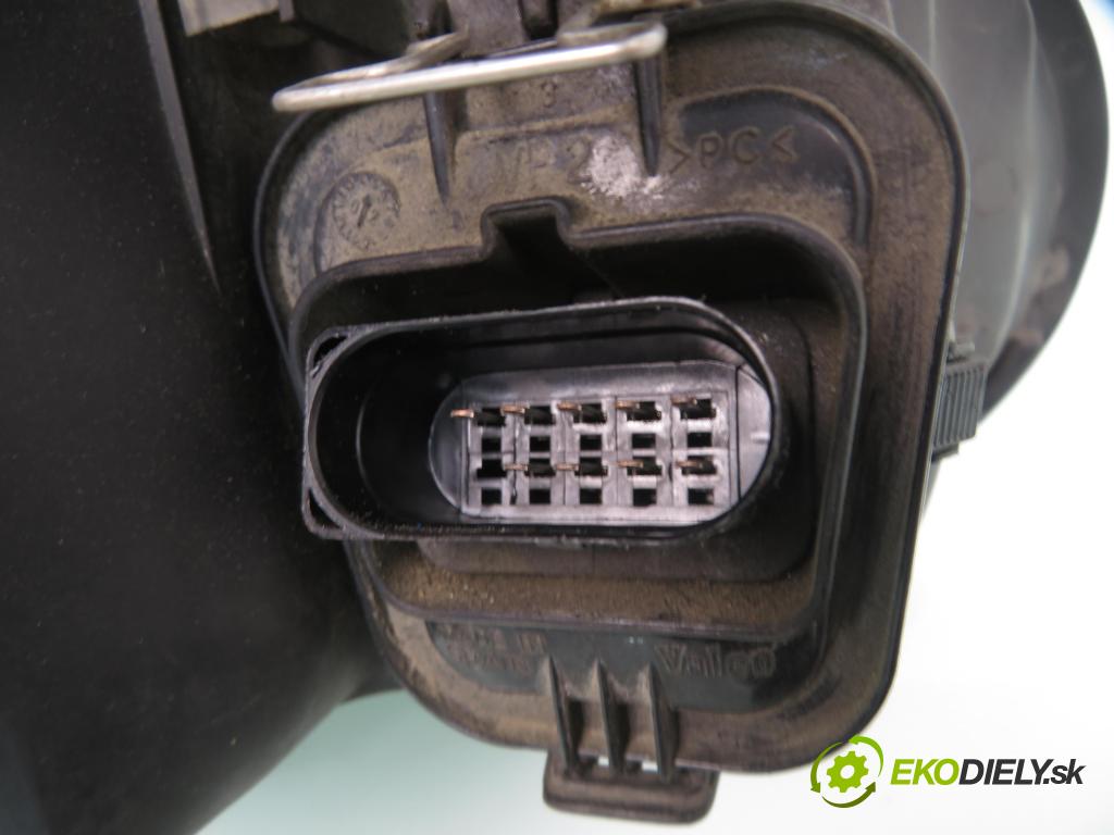 VW GOLF IV (1J1) HB 2002 74,00 1.9 TDI PD 101 - ATD 1896,00 Svetlo LP 1J1941015 ; 67742010