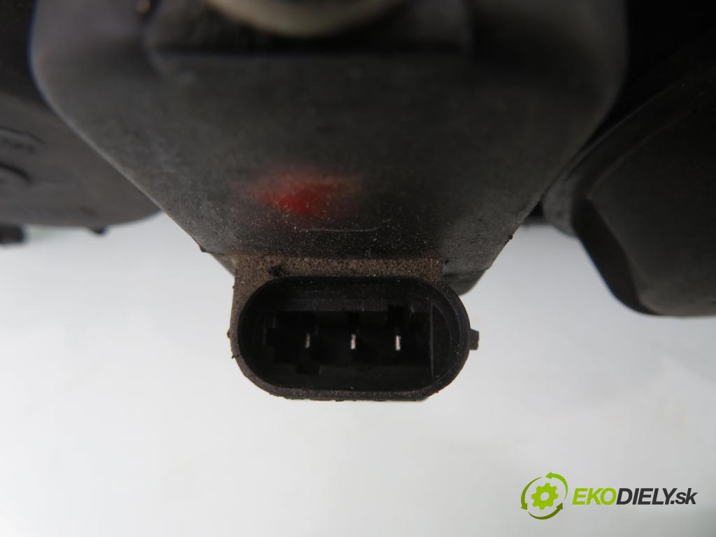 RENAULT LAGUNA II Grandtour (KG0/1_) KOMBI 2001 79,00 1.6 16V (KG0A, KG0L) - K4M 710 1598,00 Svetlo PP 8200002847 ; 89003522 ; 89004940