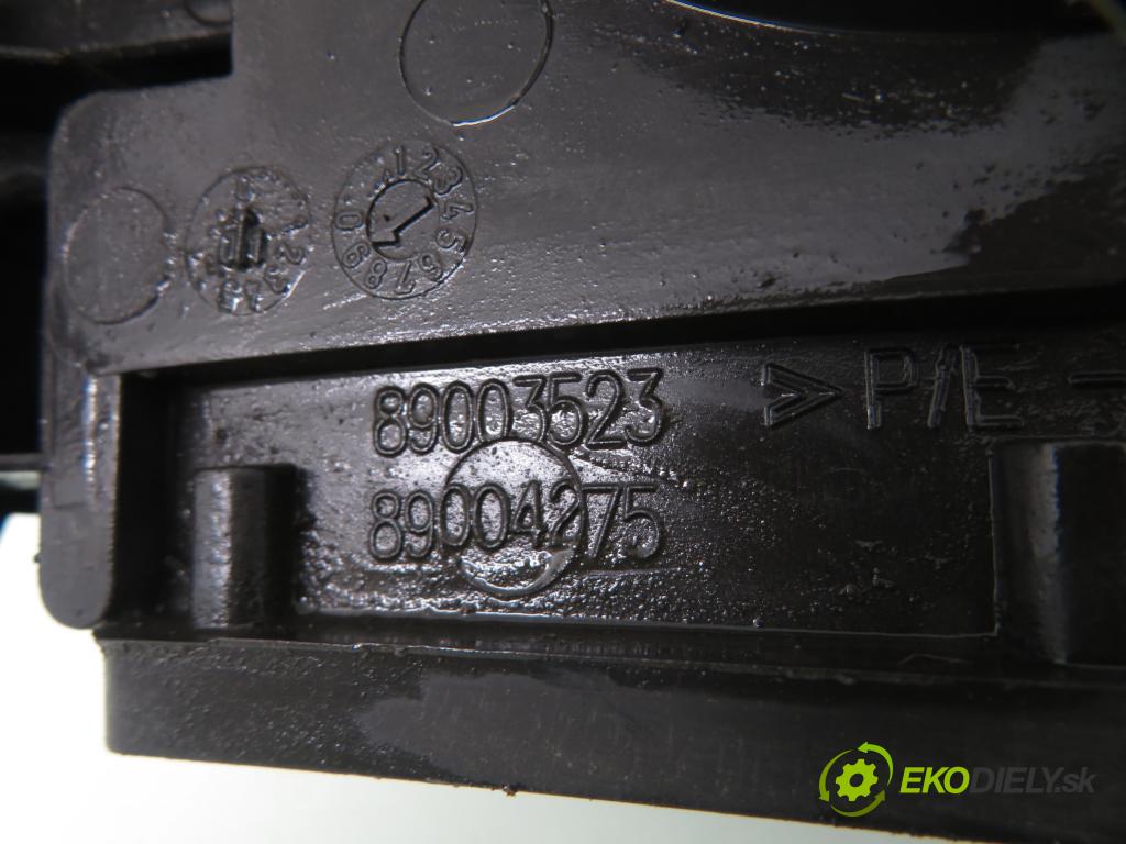 RENAULT LAGUNA II Grandtour (KG0/1_) KOMBI 2001 79,00 1.6 16V (KG0A, KG0L) - K4M 710 1598,00 Svetlo LP 8200002846 ; 89003523 ; 89004689