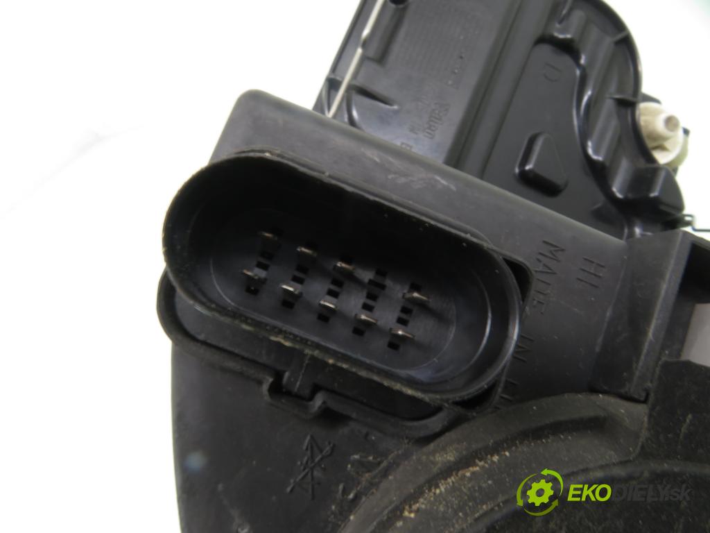 SEAT ALTEA (5P1) MINIVAN 2004 75,00 1.6 102 1595,00 Svetlo PP 5P1941006A ; 89309820