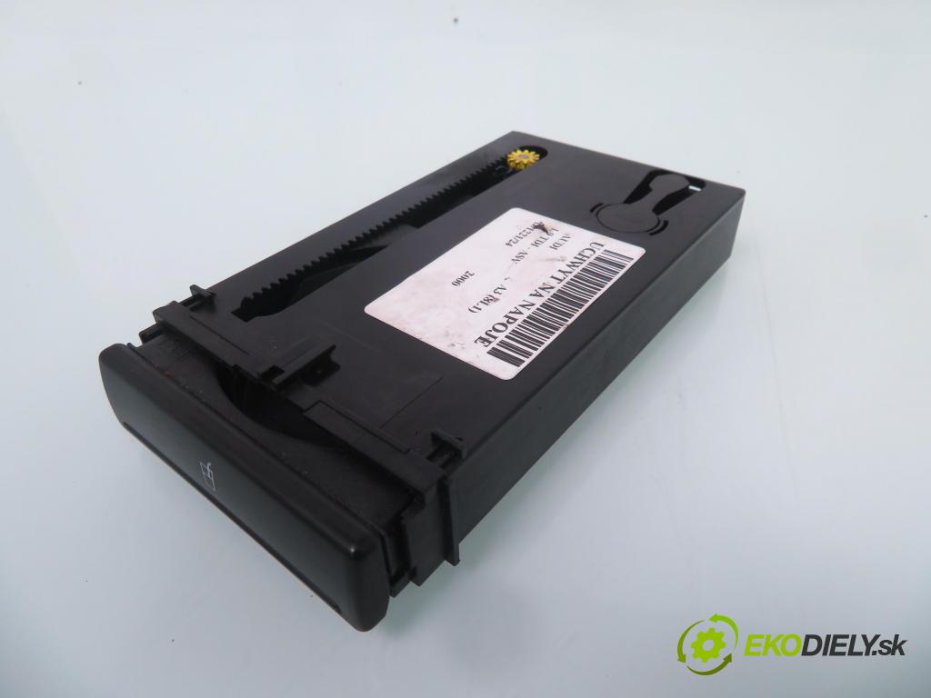 AUDI A3 (8L1) HB 2000 81,00 1.9 TDI - ASV 1896,00 Držiak na nápoje 8L0862534C (Úchyty, držiaky na nápoje)