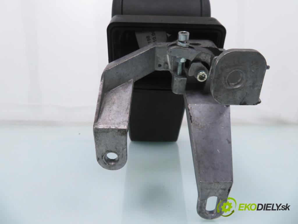 AUDI A3 (8L1) HB 2000 81,00 1.9 TDI - ASV 1896,00 Lakťová opierka