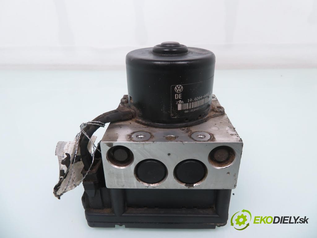 VW GOLF III (1H1) KOMBI 1997 55,00 1.8 - AAM 1781,00 Pumpa ABS 10020400824 ; 3A0907379D ; 10094603113 (Pumpy ABS)