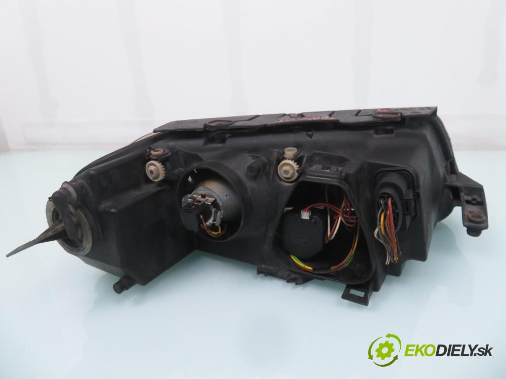 VW PASSAT B5.5 Variant (3B6) KOMBI 2001 96,00 1.9 TDI PD 130 - AVF 1896,00 Svetlo LP 3B0941015AN ; 1EL 00835001