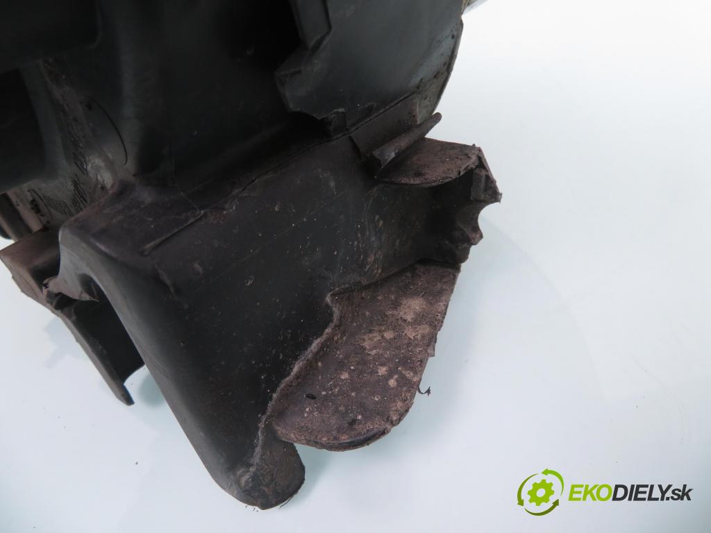 RENAULT SCENIC I (JA0/1_) MINIVAN 2002 75,00 1.9 dCi 102 - F9Q 732 1870,00 Svetlo PP 7700432093 ; 1101047602 ; 89002991