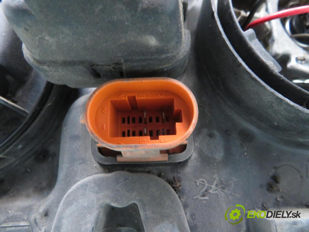 RENAULT SCENIC I (JA0/1_) MINIVAN 2002 75,00 1.9 dCi 102 - F9Q 732 1870,00 Svetlo PP 7700432093 ; 1101047602 ; 89002991