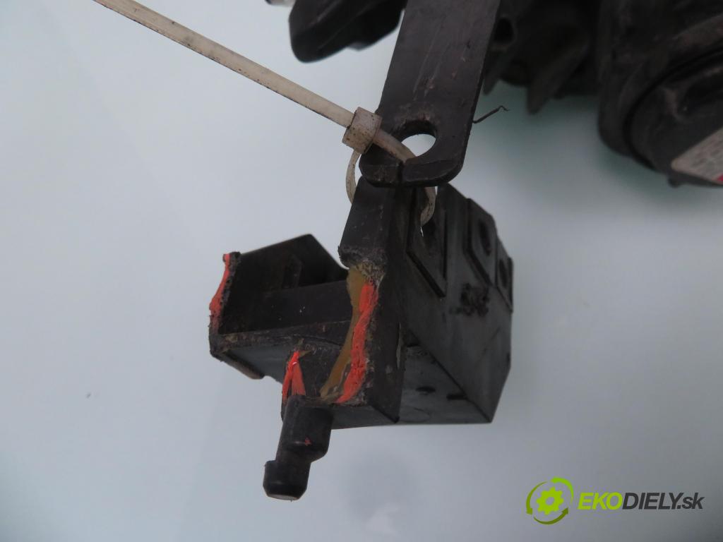 MAZDA 3 (BK) HB 2005 111,00 2.0 150 - LF17 1999,00 Svetlo LP 4140480900 ; 8651000650