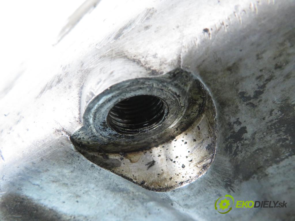 VW BORA (1J2) SEDAN 2001 85,00 2 - AZJ 1984,00 vana olejová 038103603N (Olejové vany)