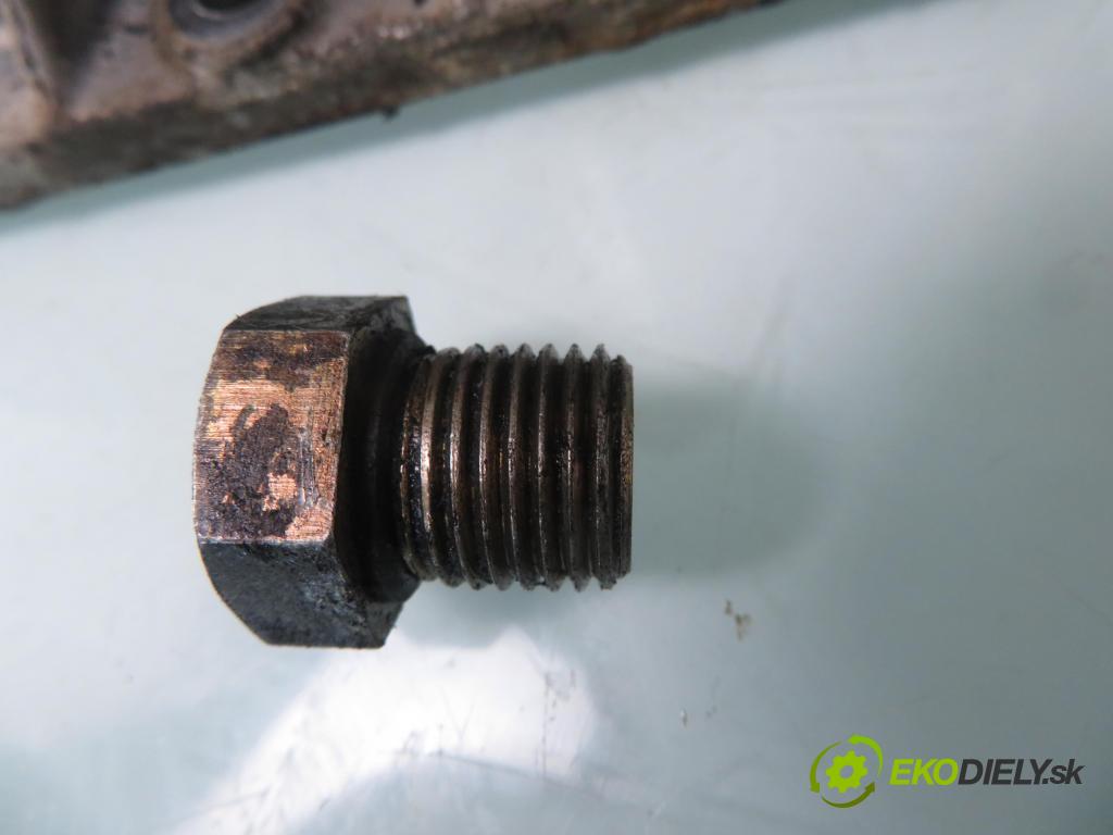 VW BORA (1J2) SEDAN 2001 85,00 2 - AZJ 1984,00 vana olejová 038103603N (Olejové vany)