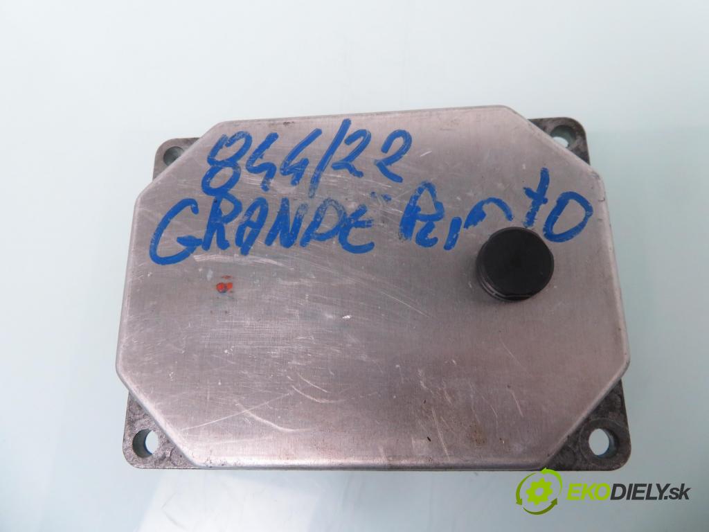FIAT GRANDE PUNTO (199_) HB 2011 48,00 1.2 - 199 A4.000 1242,00 Riadiaca jednotka Motor IAW5SF9AE ; 51896774