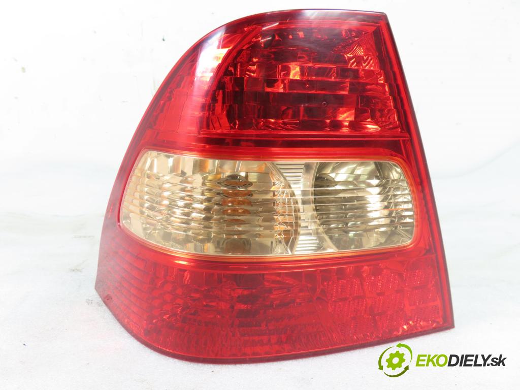 TOYOTA COROLLA (_E12_) HB 2004 66,00 2.0 D-4D 1995,00 světlo levé zadní