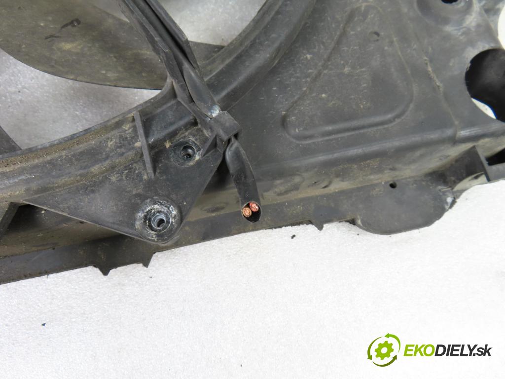 AUDI A2 (8Z0) HB 2000 55,00 1.4 - AUA 1390,00 Ventilátor chladič vody 8Z0121207B